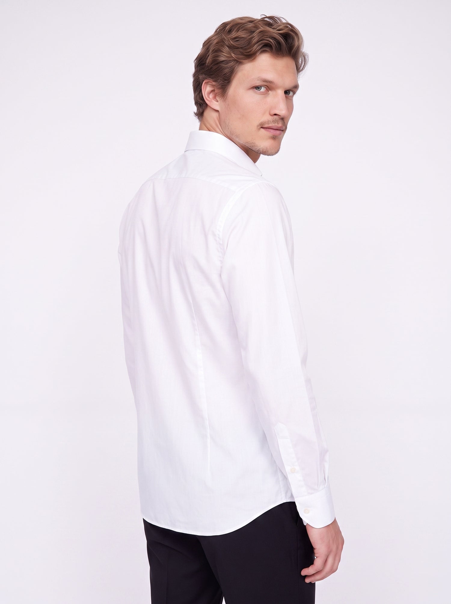 Camicia classica in cotone elasticizzato bianco collo francese vestibilità tailor