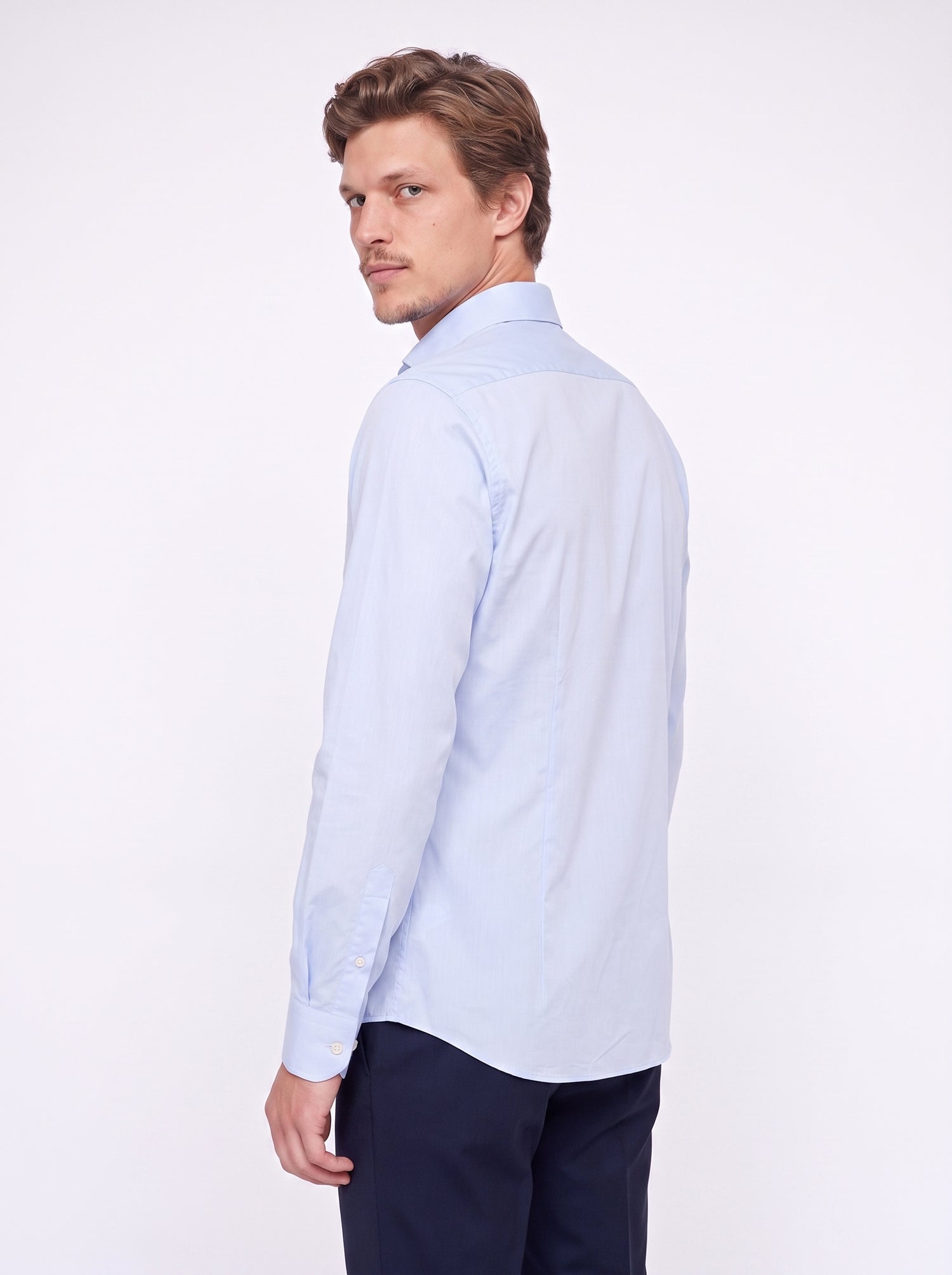 Camicia classica in cotone elasticizzato celeste collo francese vestibilità tailor