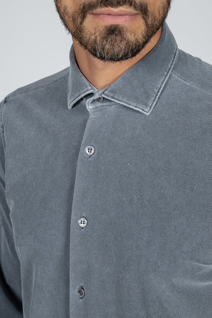 Camisa de hombre Active lisa azul desgastado, cuello francés