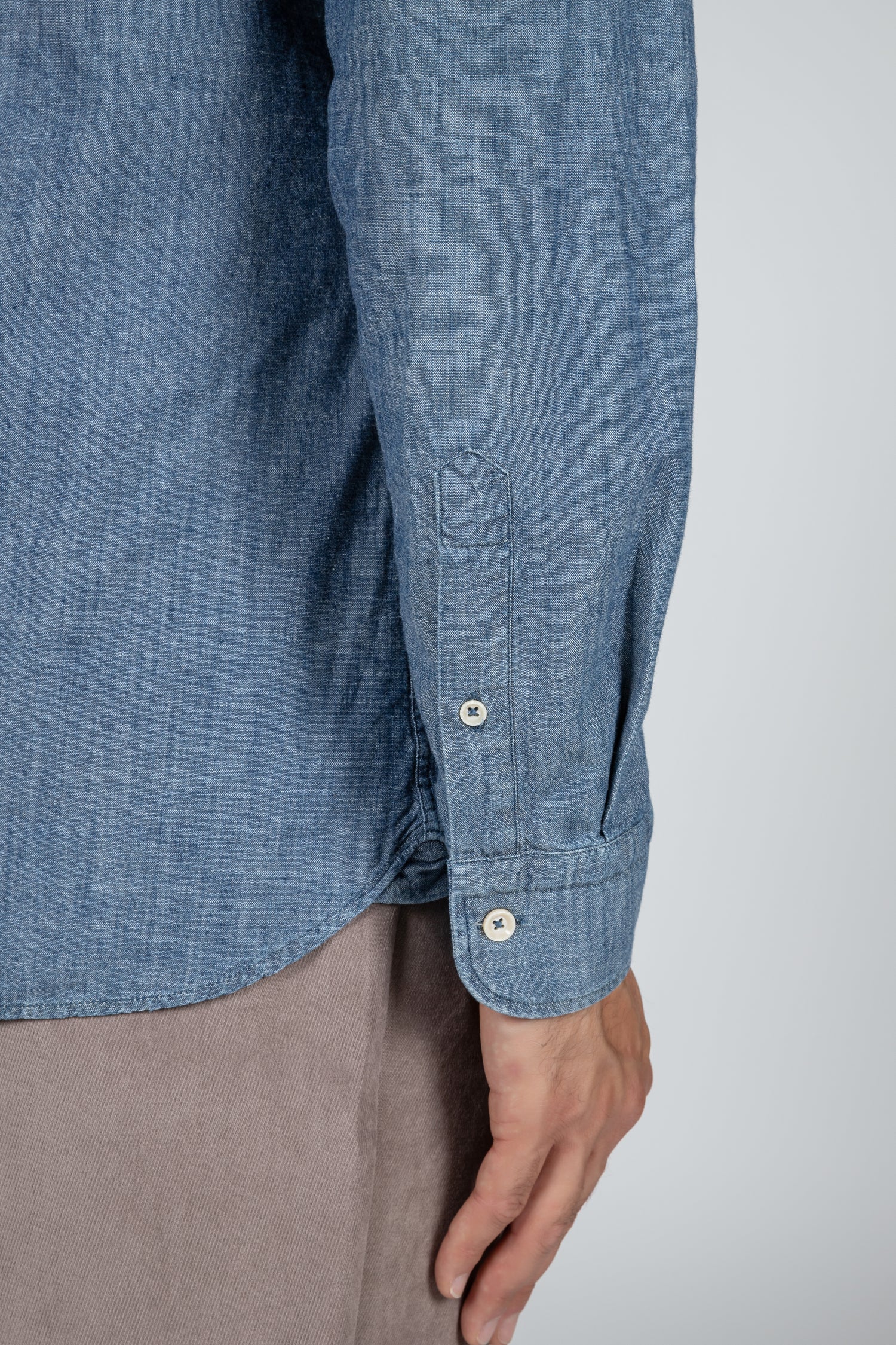 Camicia da uomo sport in tessuto denim blue, collo francese