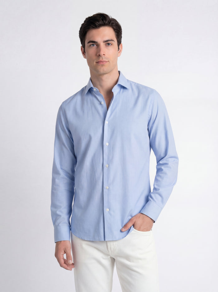 Camisa de tejido técnico no necesita planchado azul claro