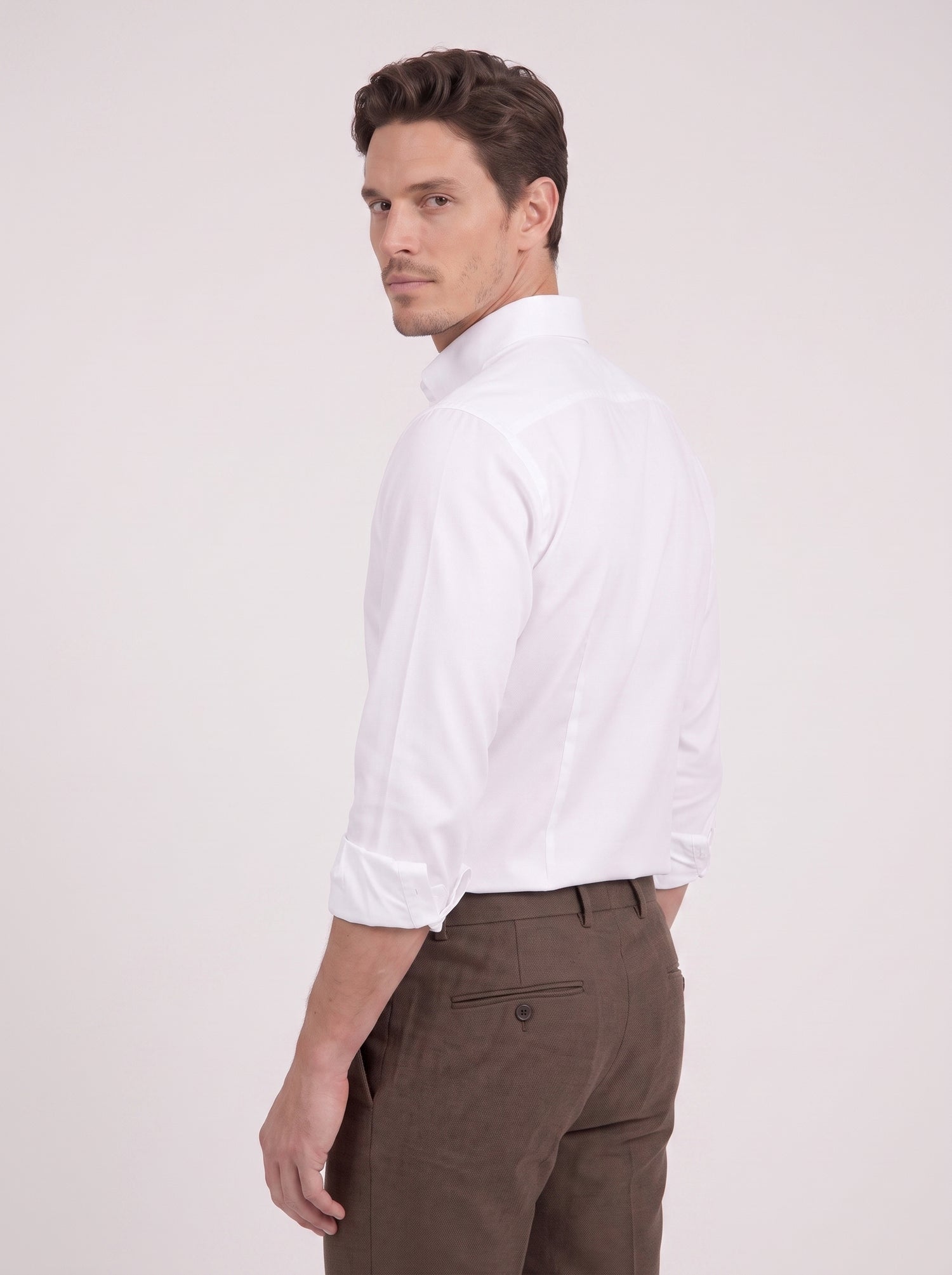 Camisa blanca clásica de algodón sin planchado