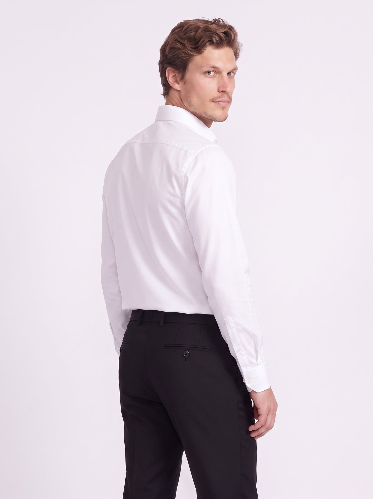 Camisa clásica blanca lisa