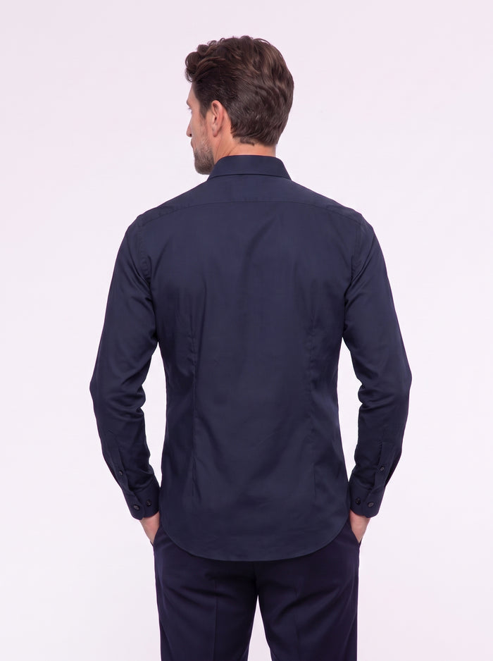Camisa azul elástica para hombre