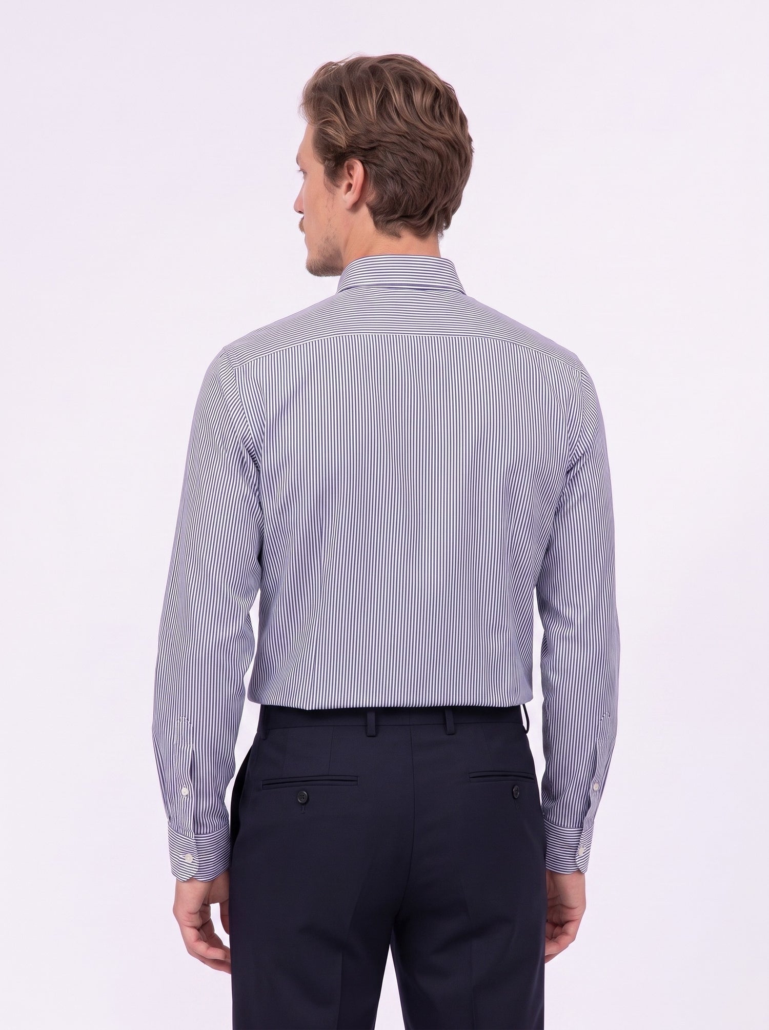 Camicia in popeline di cotone compact a righe sottili collo botton down vestibilità confort con taschino bianca/blu