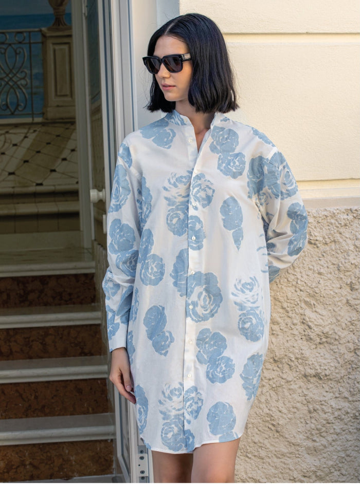 Vestido camisero corto floral azul claro