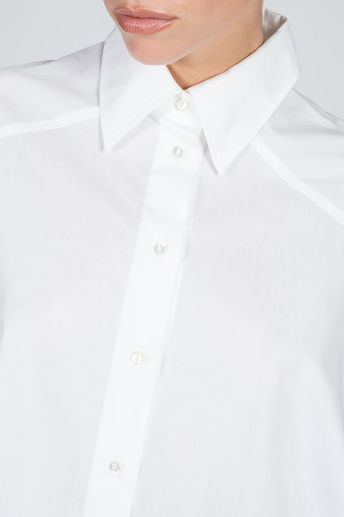 Camisa blanca de mujer