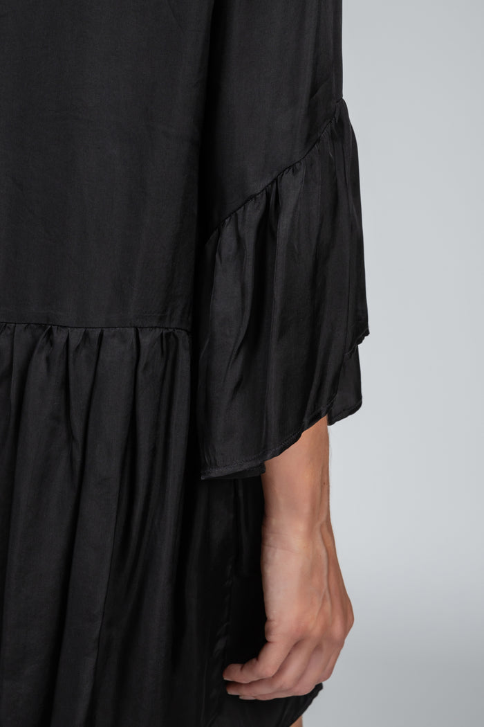 Camisa elegante negra de mujer