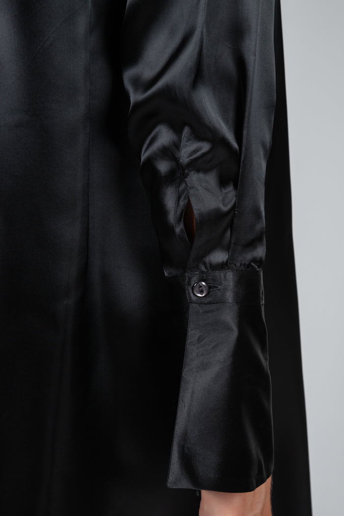 Camisa elegante negra de mujer