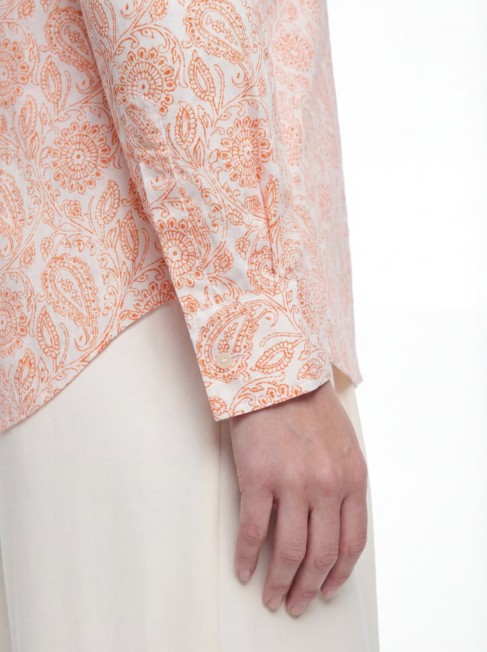 Camisa clásica cuello básico estampado naranja manga larga