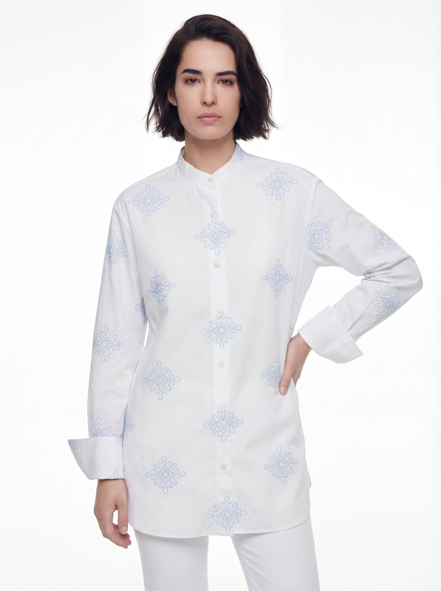 Camicia con tessuto ricamato collo coreano manica lunga con polso con risvolto