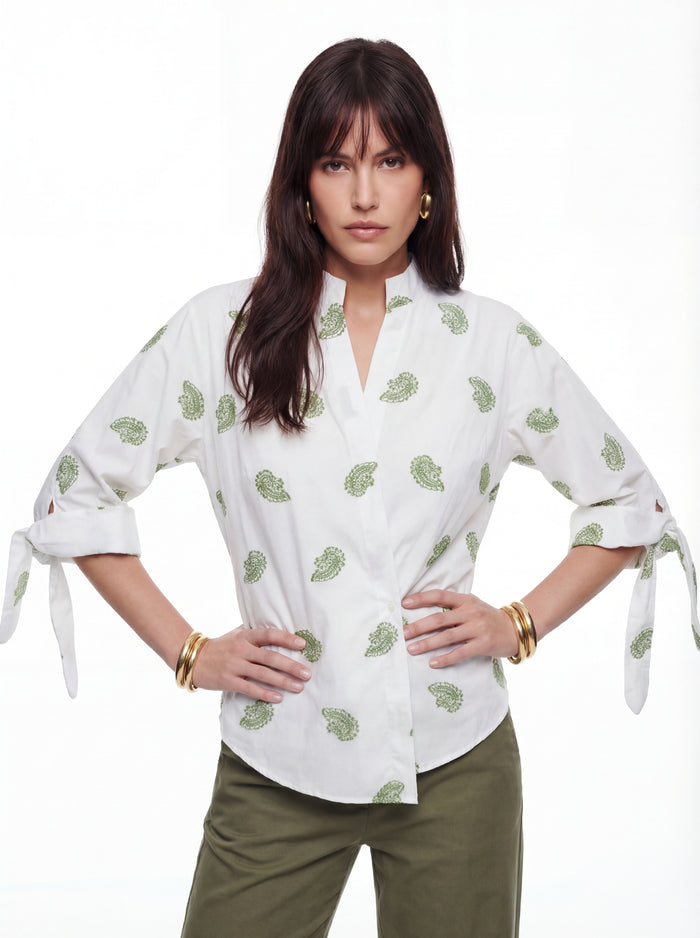 Camisa con manga tres cuartos y cuello mao