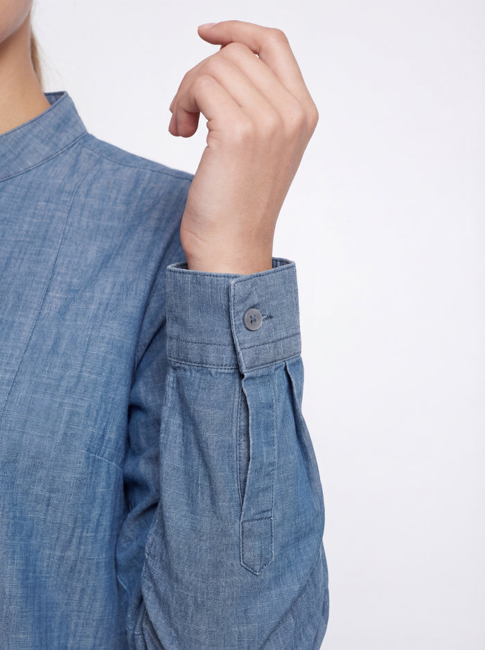 Camisa con pechera y cuello mao