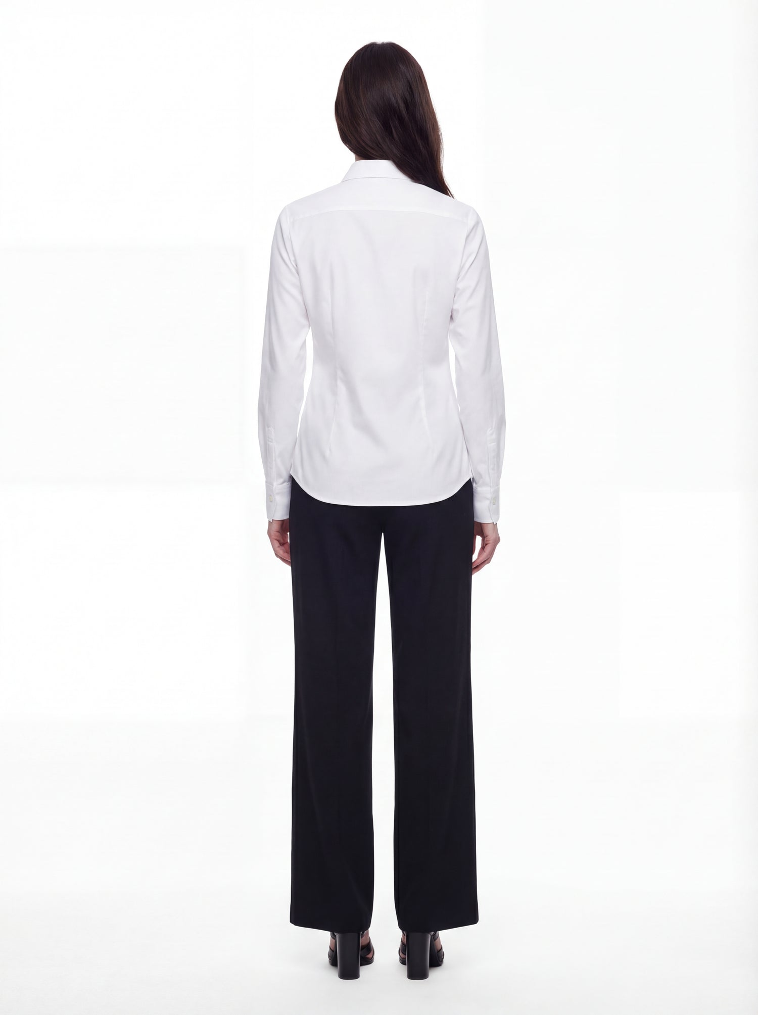 Basic undershirt in technical non-iron fabric