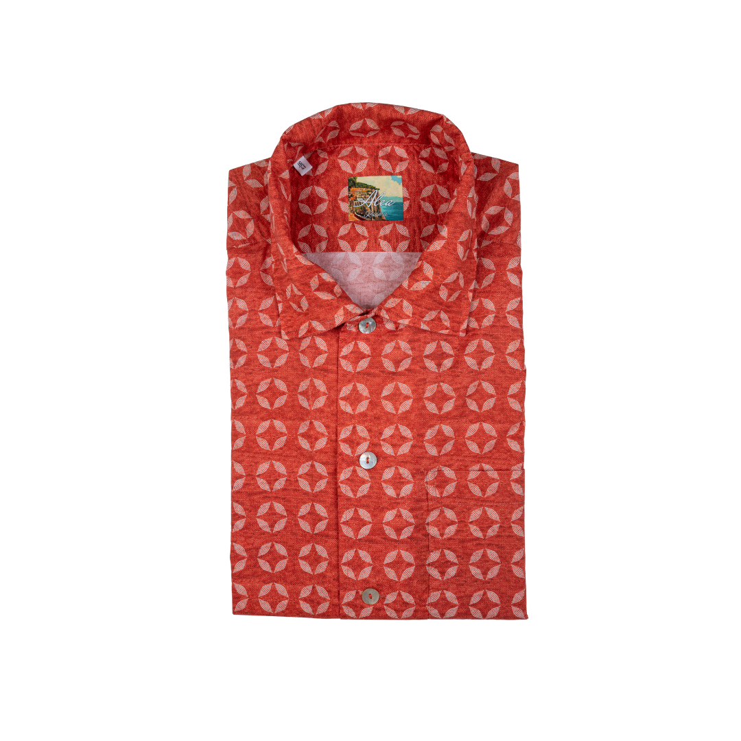 Patterned short-sleeved shirt