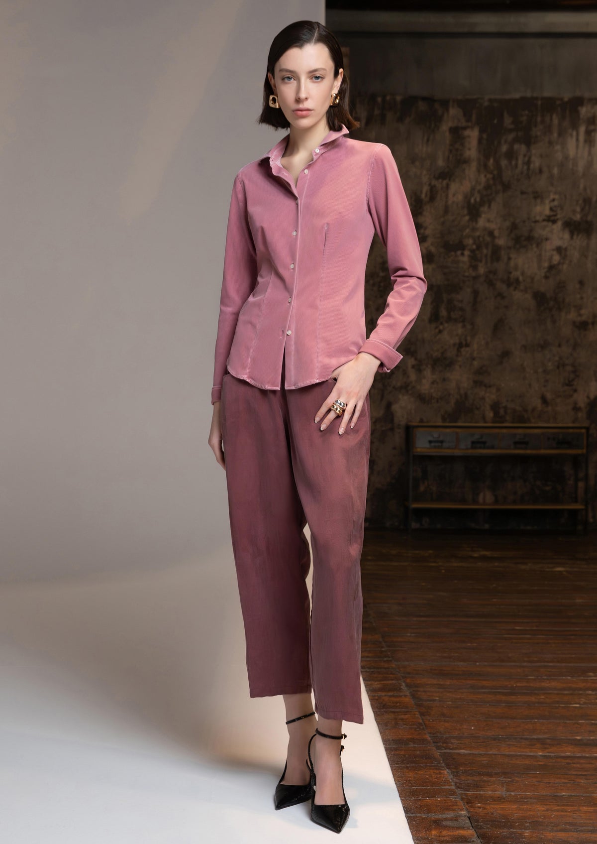 Camicia in tessuto tecnico effetto piquet delavè no stiro rosa antico slim