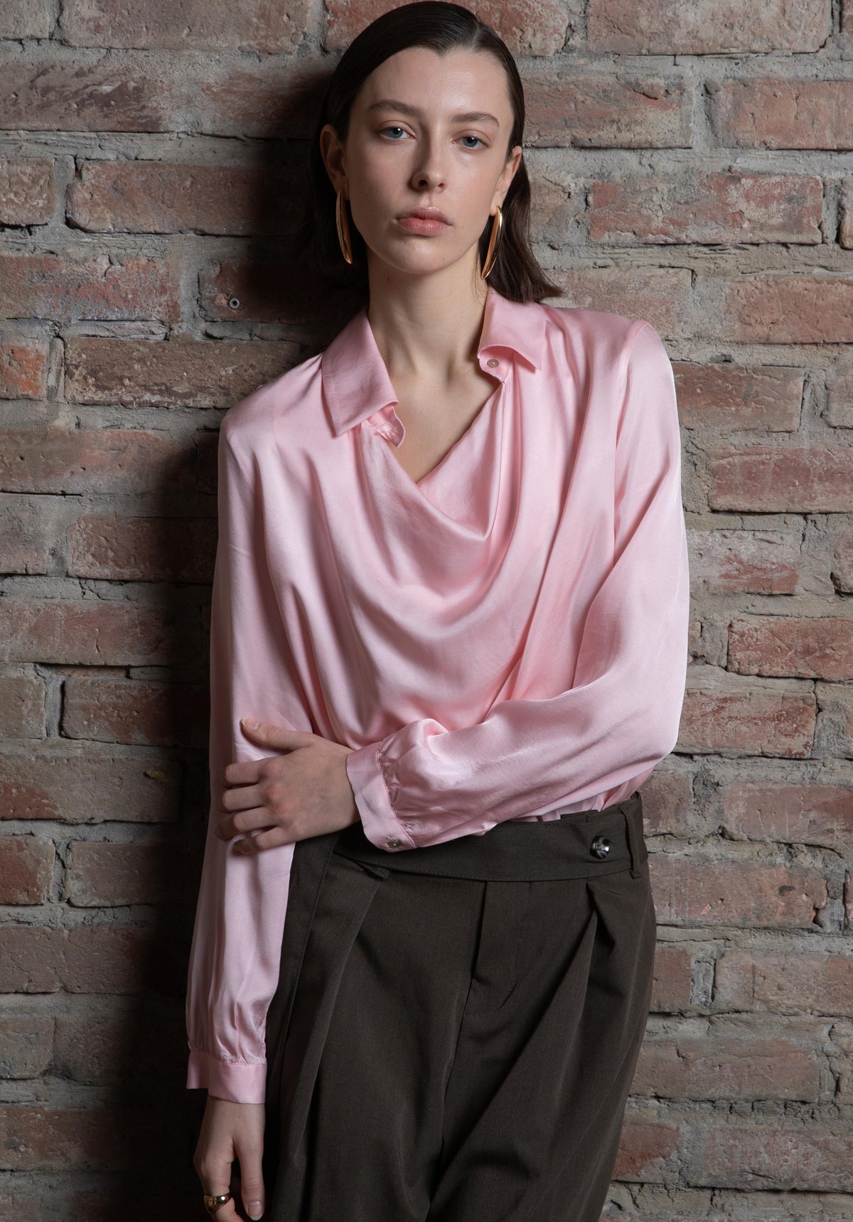Camicia in viscosa con collo a cascata