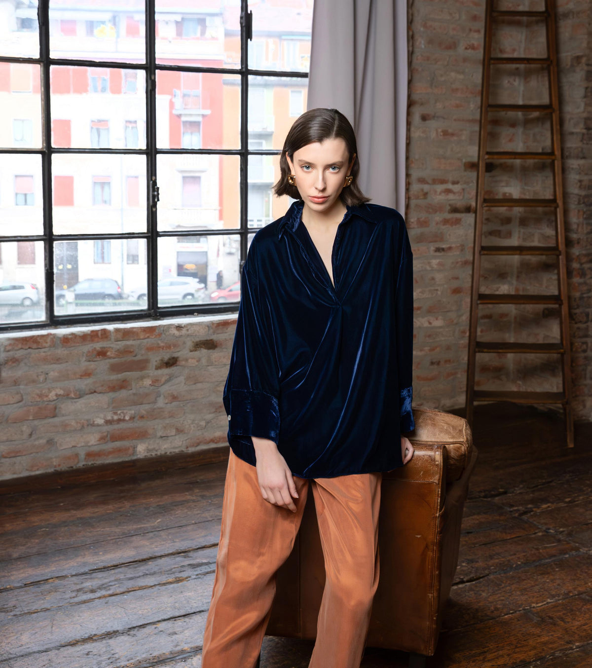 Camicia in velluto liscio colore bluette