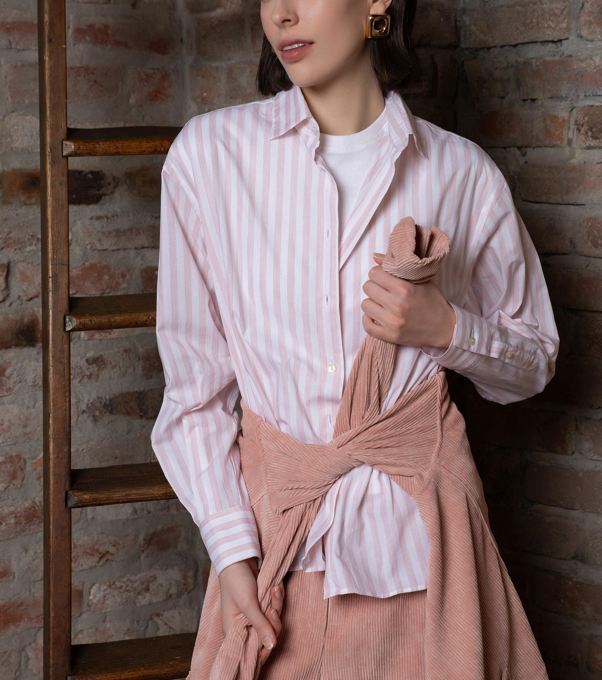 Pantalone in velluto a coste rosa antico