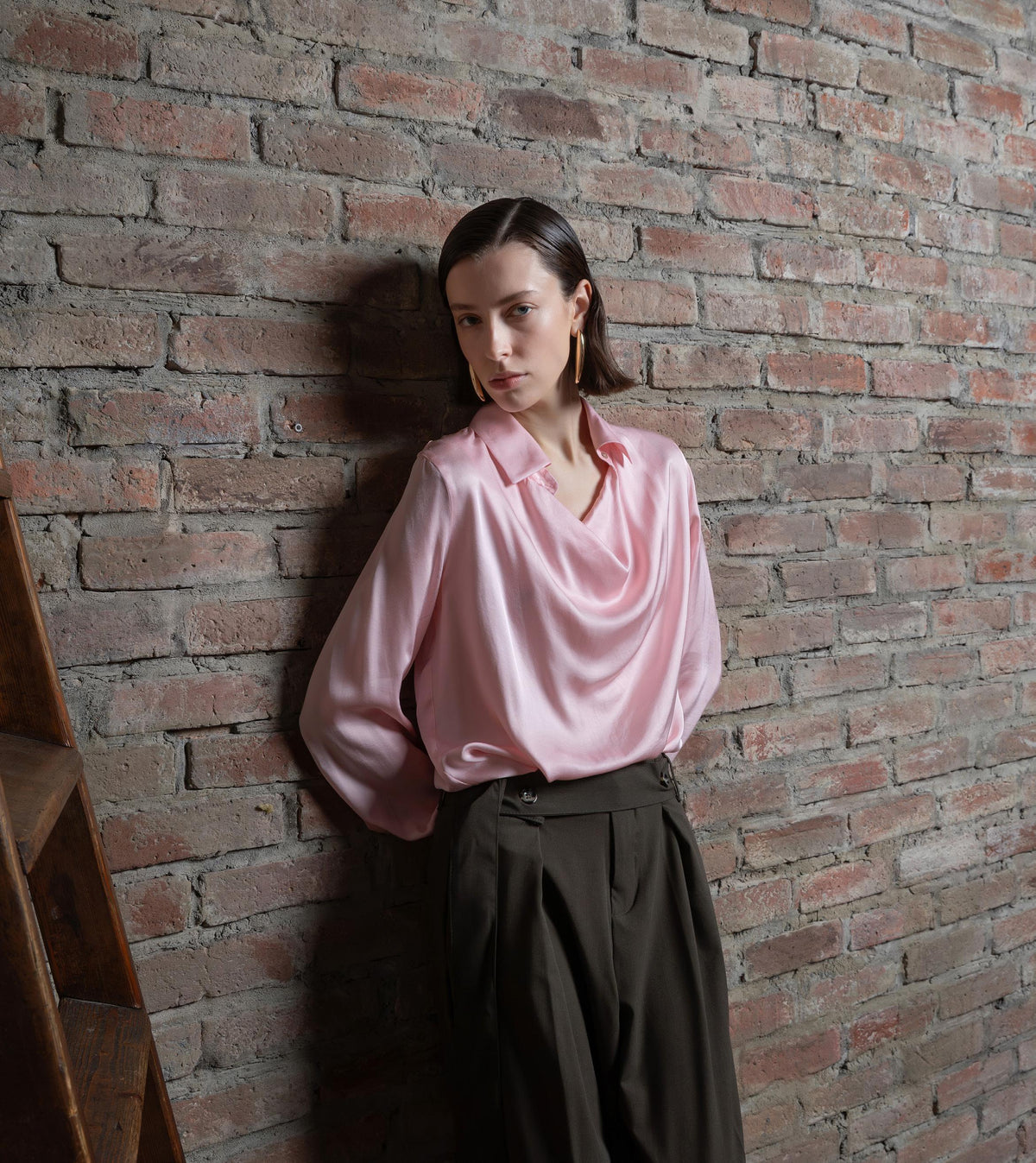 Camicia in viscosa con collo a cascata